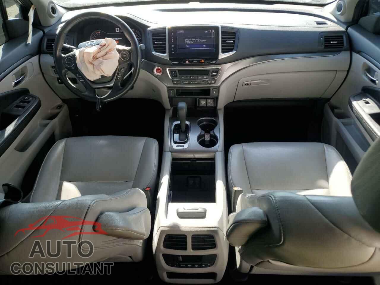 HONDA PILOT 2017 - 5FNYF5H55HB030817