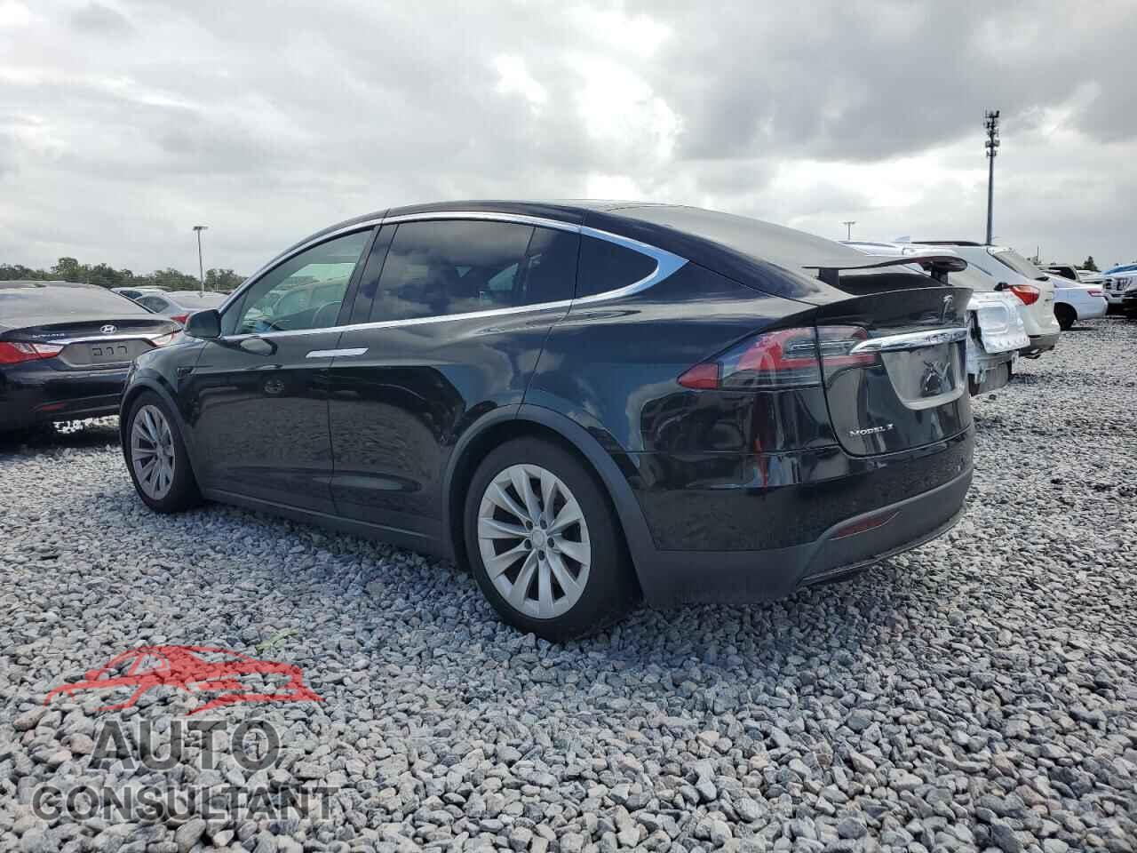 TESLA MODEL X 2017 - 5YJXCDE2XHF054443