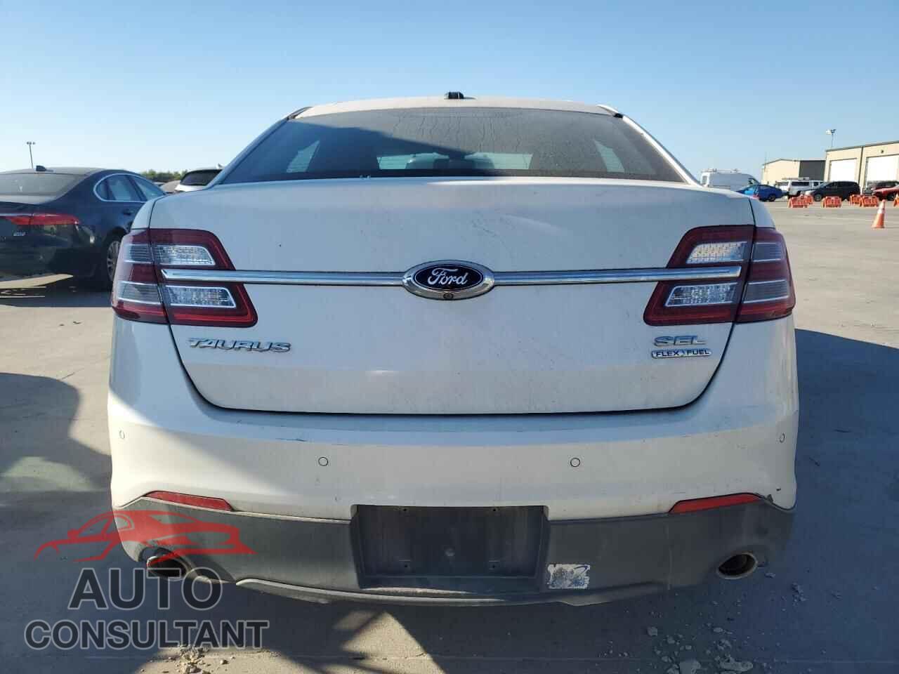 FORD TAURUS 2015 - 1FAHP2E89FG127084