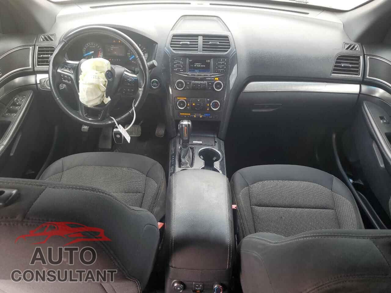 FORD EXPLORER 2018 - 1FM5K7D8XJGB64627