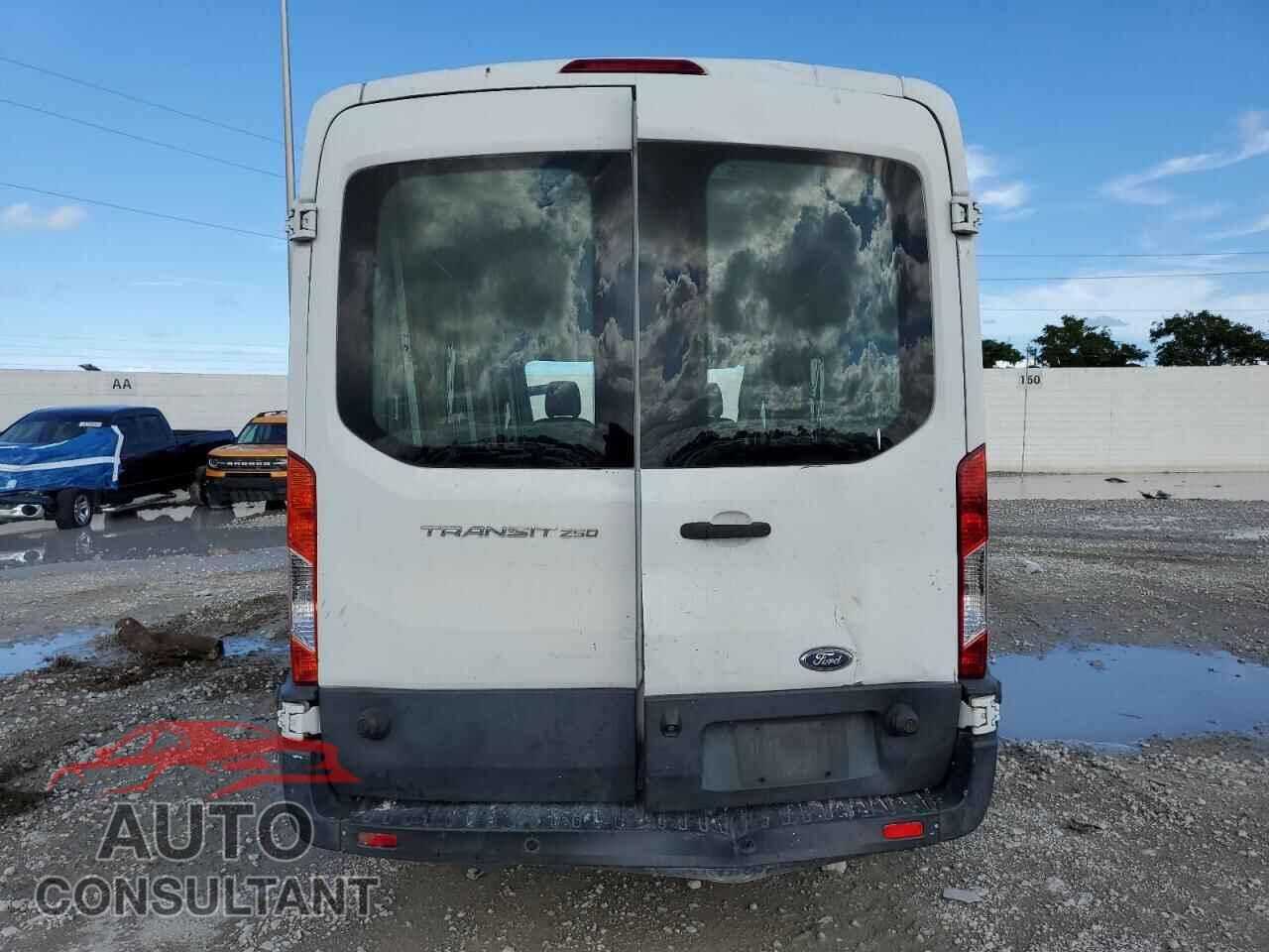 FORD TRANSIT 2015 - 1FTNR2CM4FKB30544