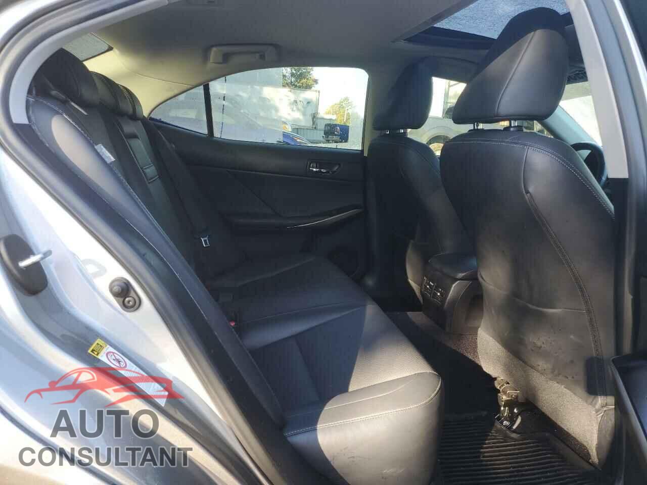 LEXUS IS 2014 - JTHBF1D21E5032361