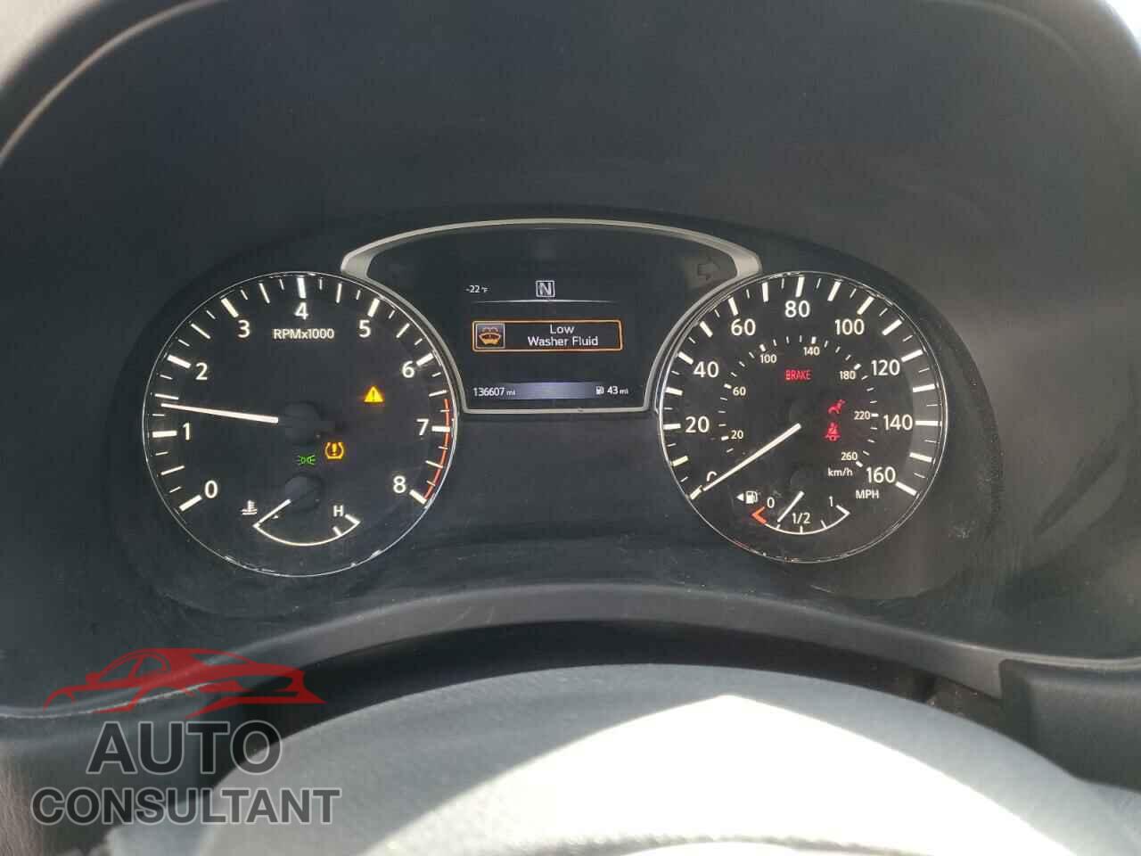 NISSAN PATHFINDER 2017 - 5N1DR2MN0HC659632