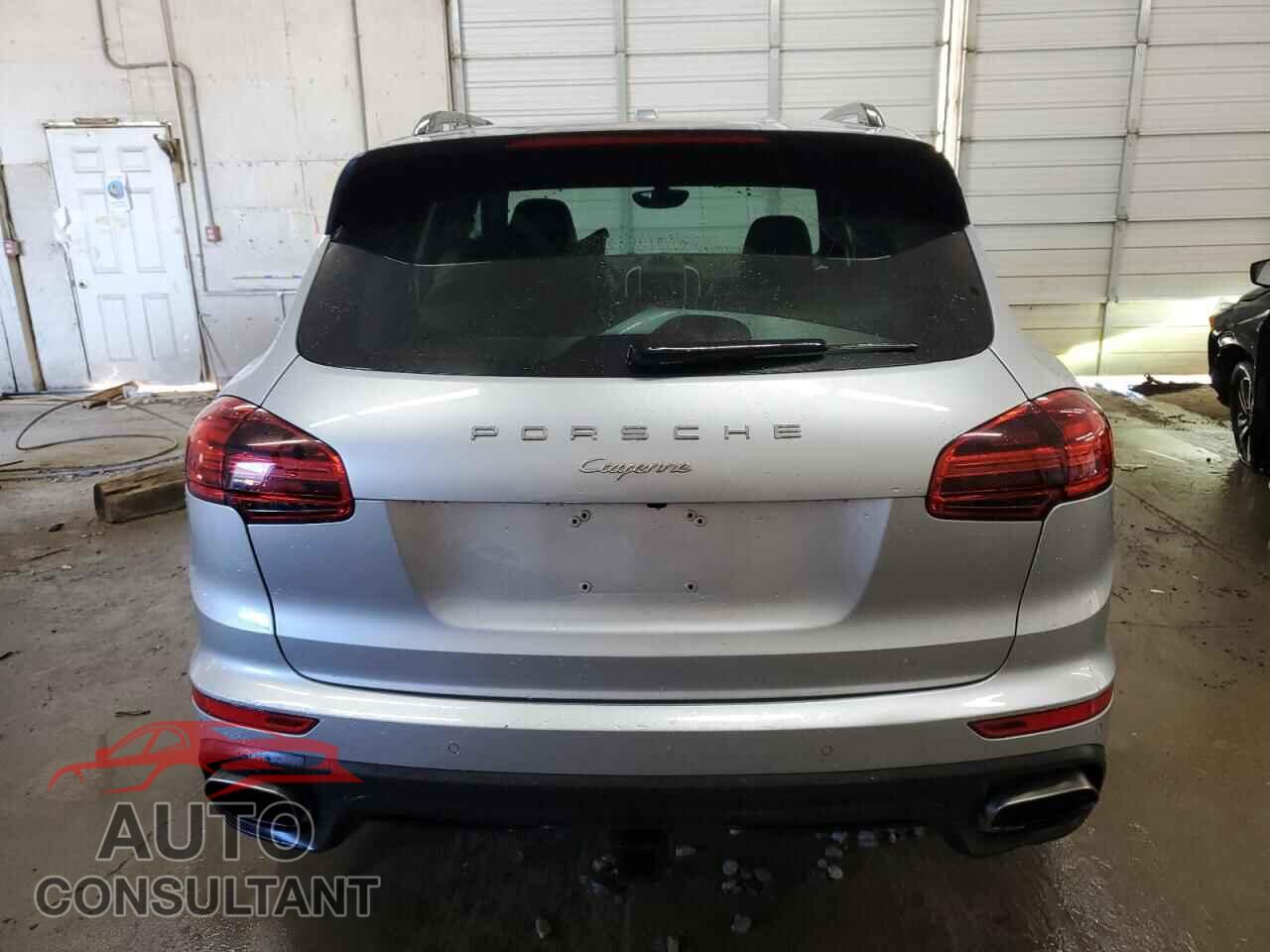 PORSCHE CAYENNE 2017 - WP1AA2A27HKA80604