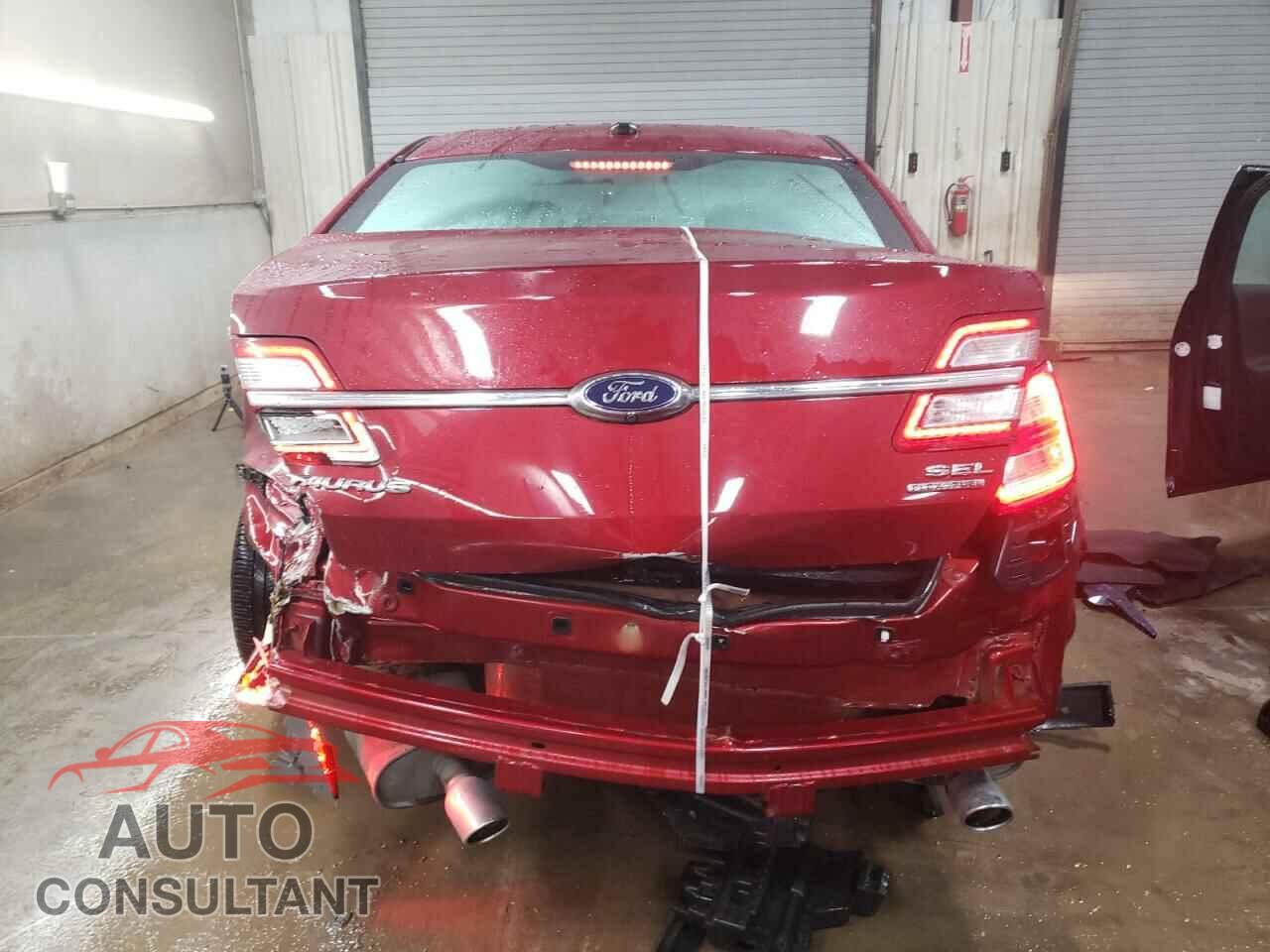 FORD TAURUS 2017 - 1FAHP2E80HG112427