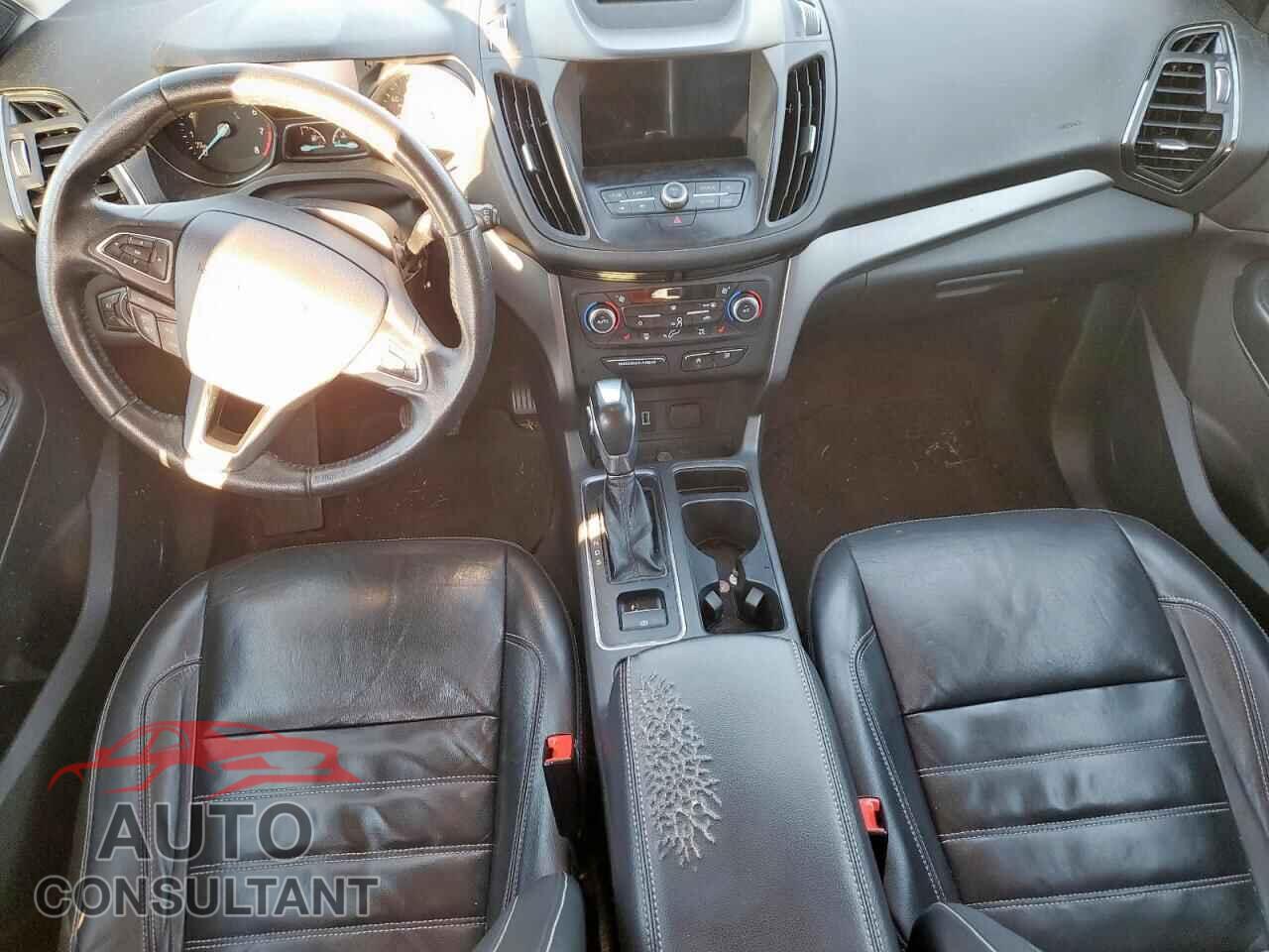 FORD ESCAPE 2018 - 1FMCU0HD9JUD28645