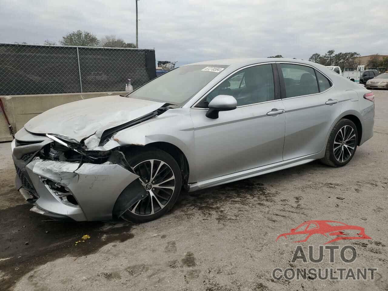 TOYOTA CAMRY 2018 - 4T1B11HK3JU571540