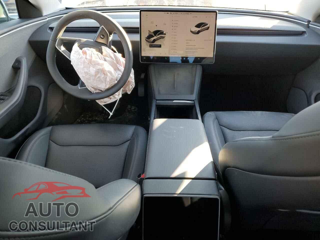 TESLA MODEL 3 2024 - 5YJ3E1EA7RF731299
