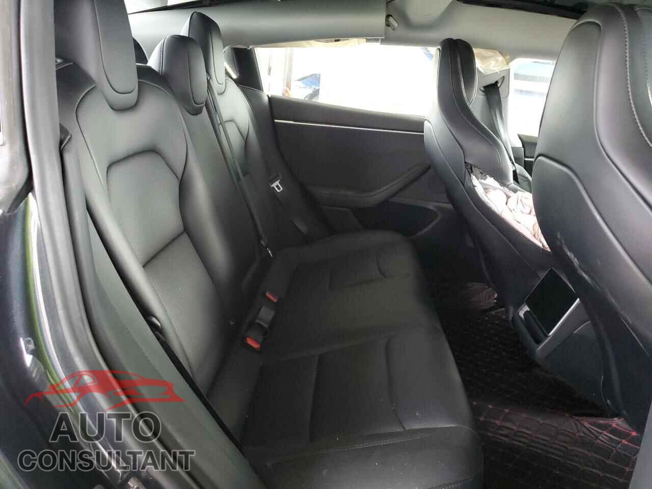 TESLA MODEL 3 2024 - 5YJ3E1ET3RF828131