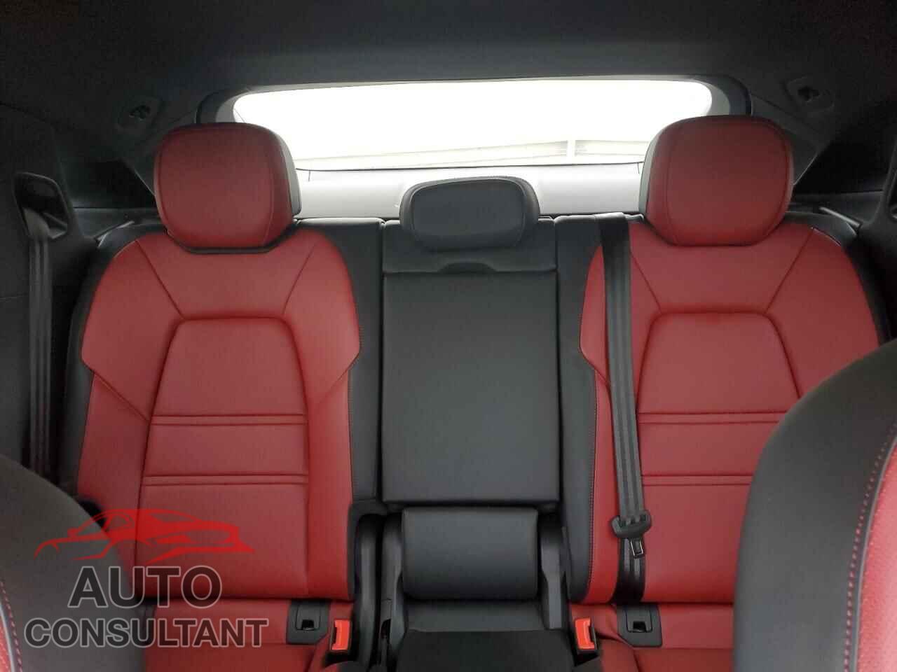 PORSCHE CAYENNE 2024 - WP1BA2AY3RDA52913