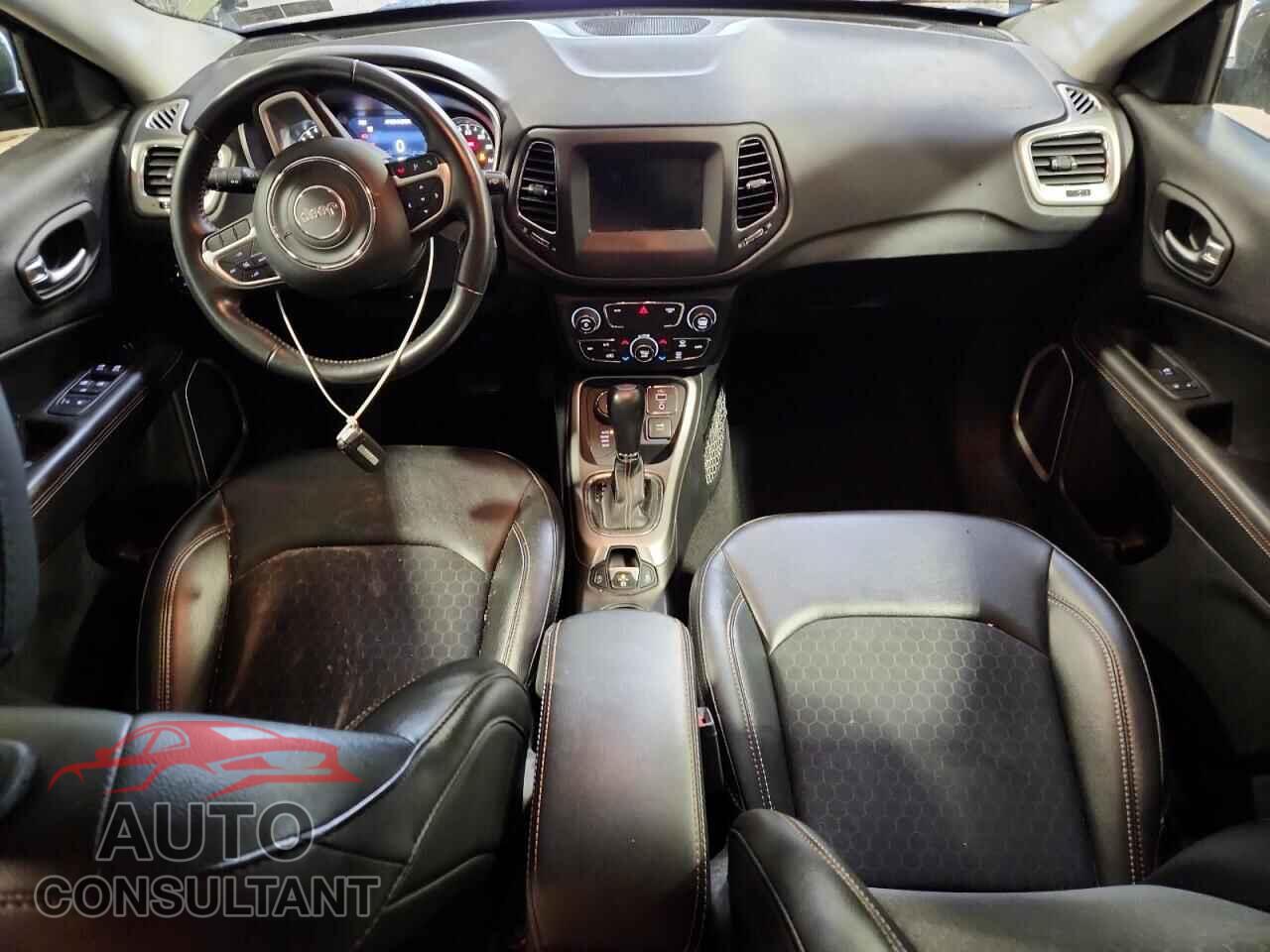 JEEP COMPASS 2019 - 3C4NJDBB4KT801013