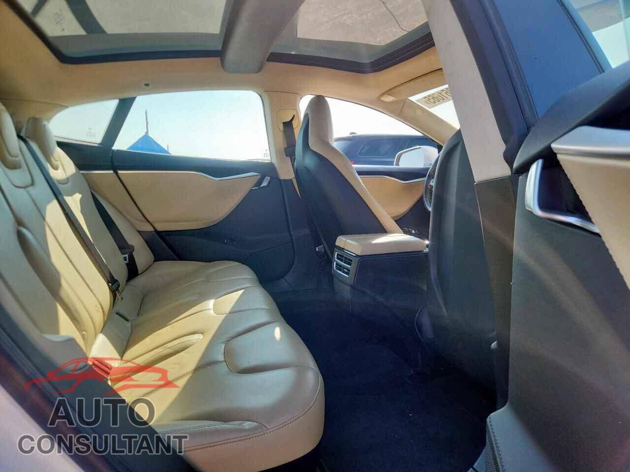 TESLA MODEL S 2013 - 5YJSA1CG8DFP14082
