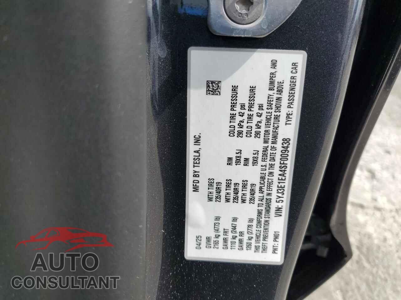 TESLA MODEL 3 2025 - 5YJ3E1EA4SF009438