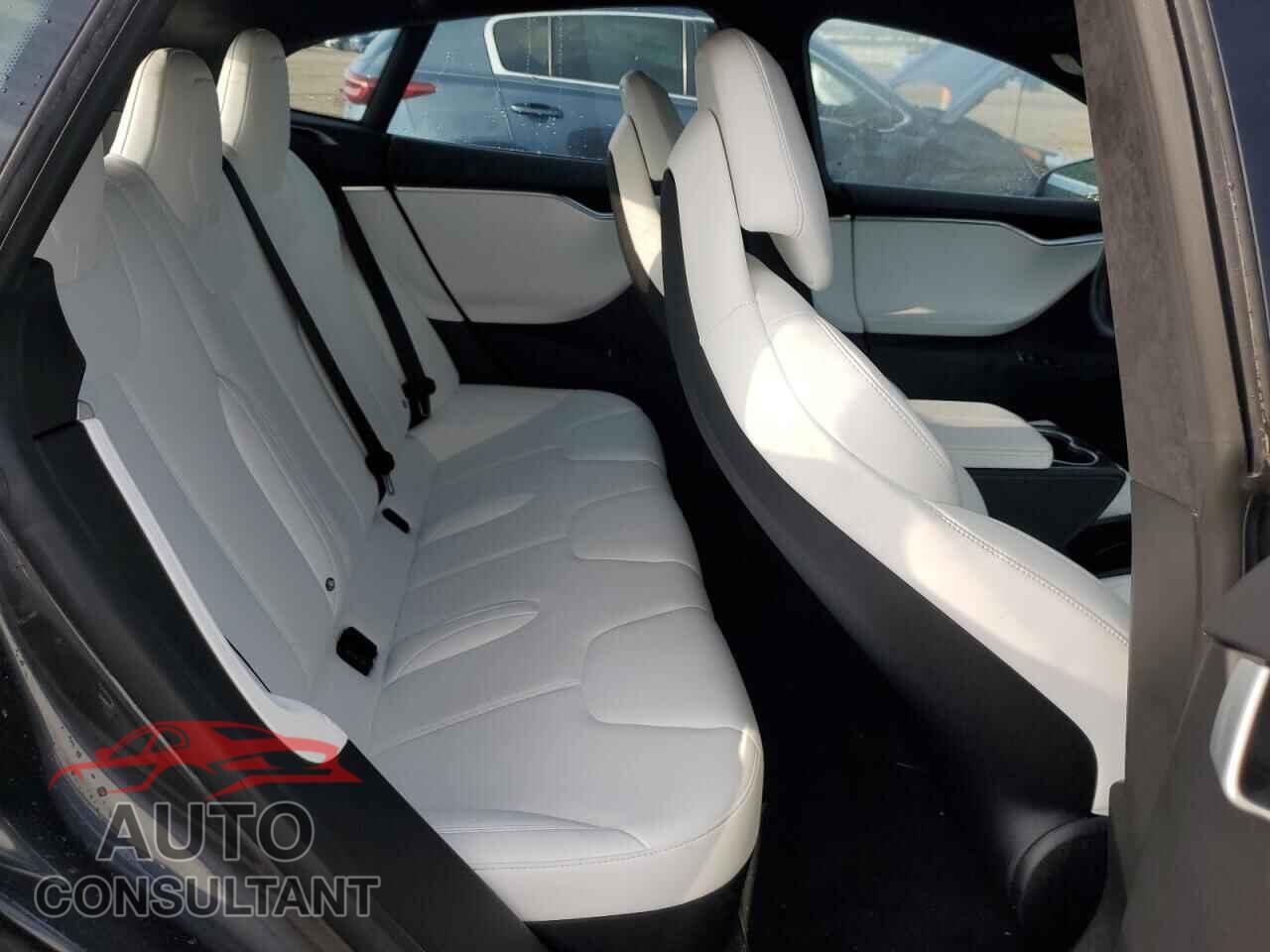 TESLA MODEL S 2017 - 5YJSA1E24HF210846