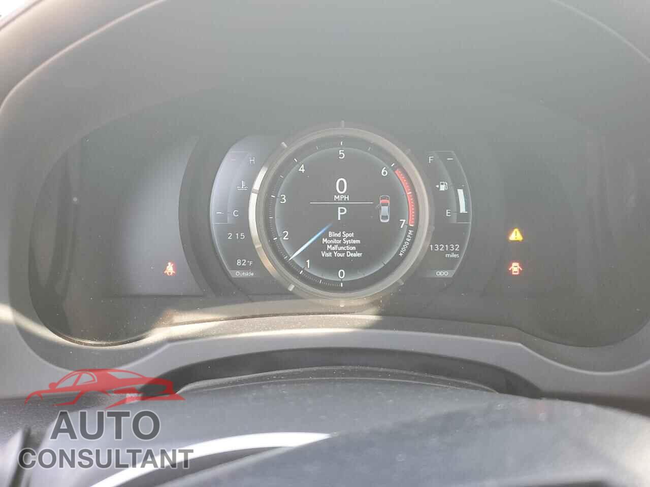 LEXUS IS 2018 - JTHBA1D21J5065305