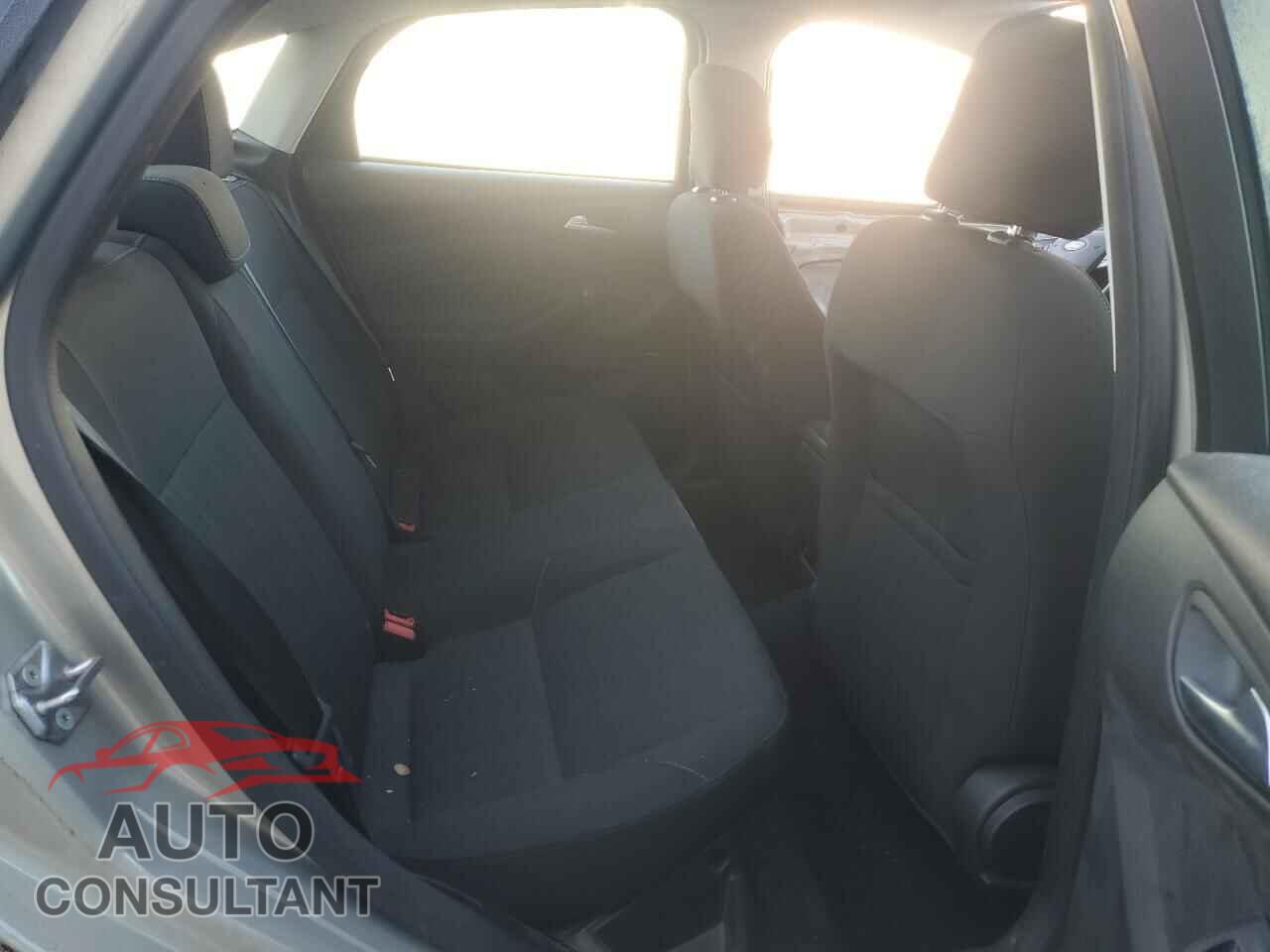 FORD FOCUS 2015 - 1FADP3F27FL373640