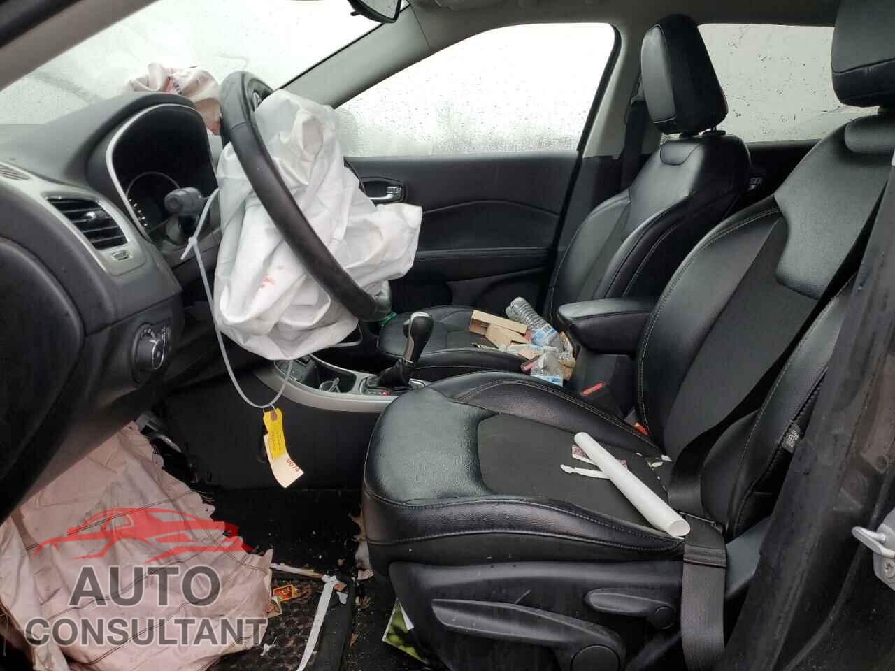 JEEP COMPASS 2018 - 3C4NJCBB2JT240965