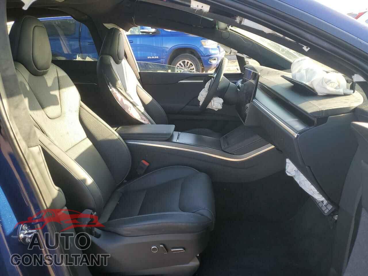 TESLA MODEL X 2023 - 7SAXCBE67PF404944