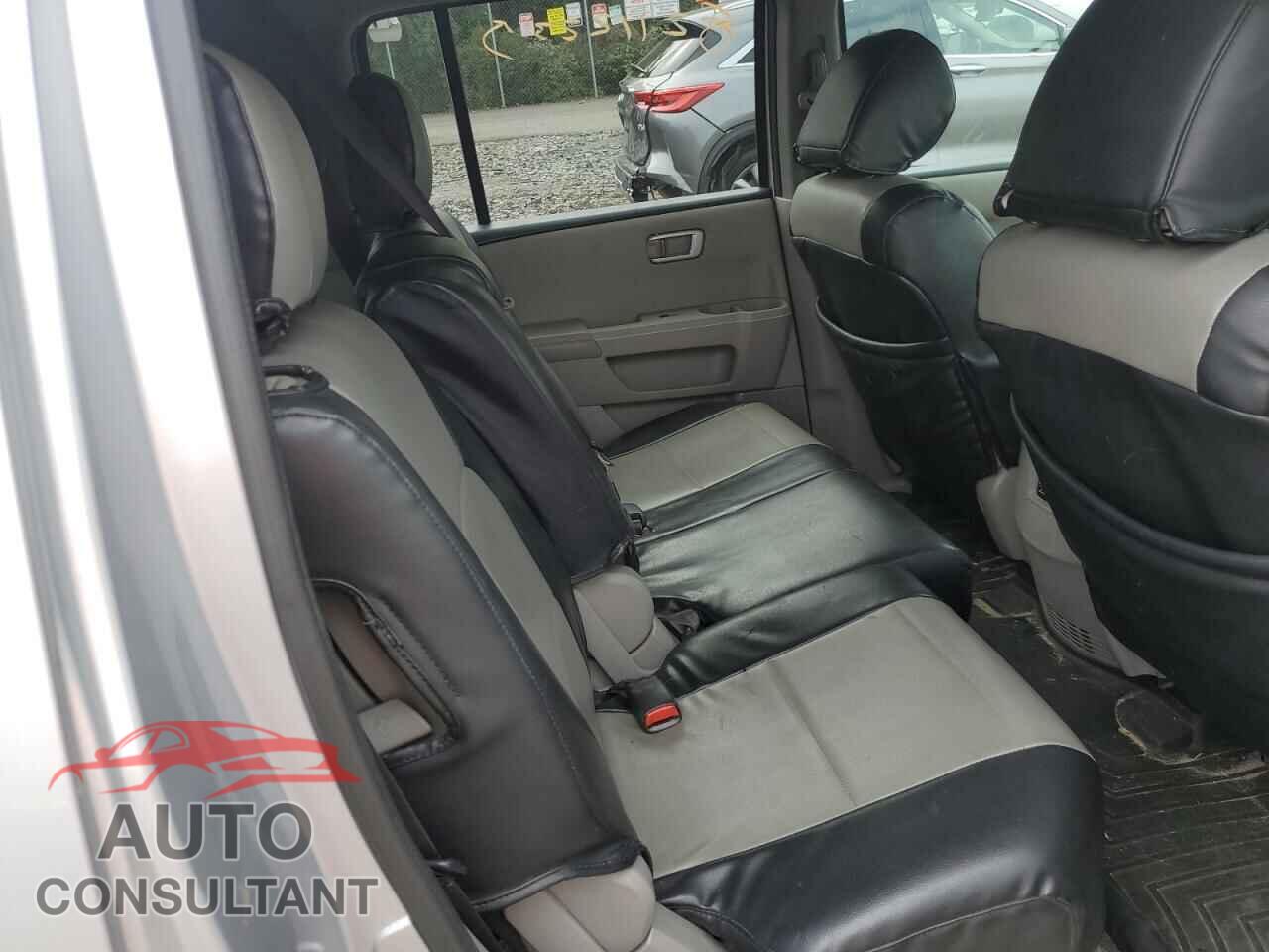 HONDA PILOT 2015 - 5FNYF4H41FB042557
