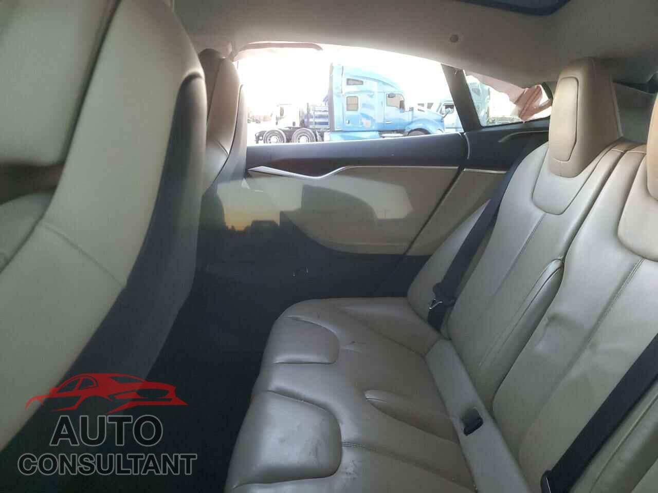 TESLA MODEL S 2017 - 5YJSA1E2XHF198184