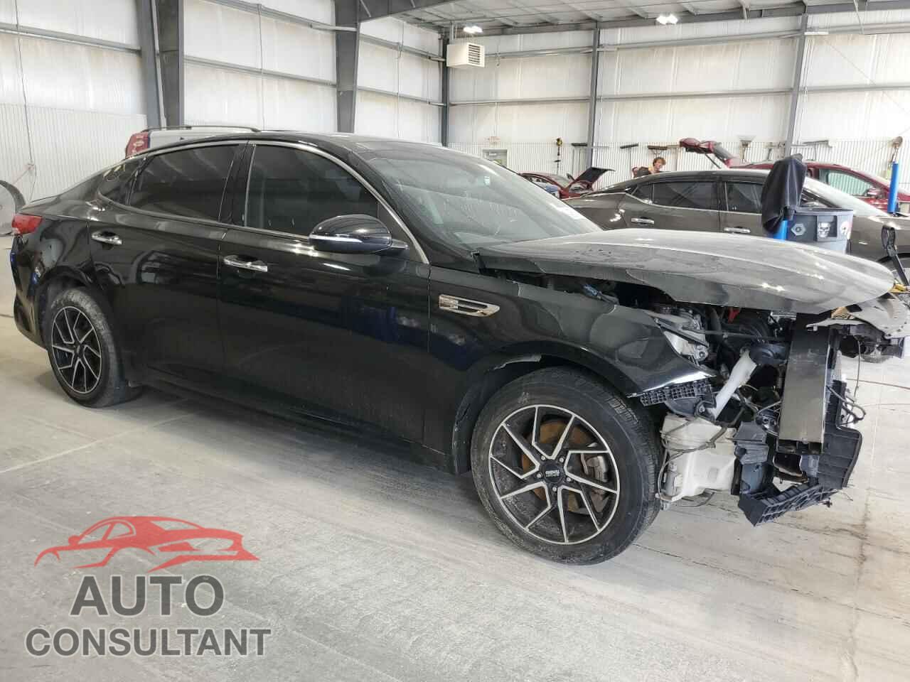 KIA OPTIMA 2017 - 5XXGU4L32HG151996