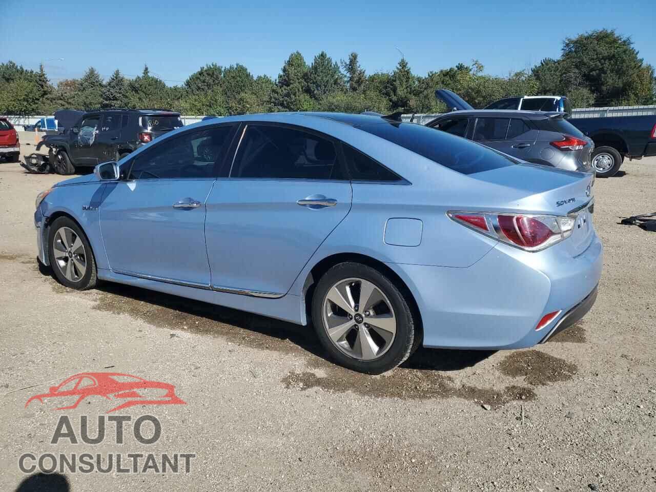 HYUNDAI SONATA 2012 - KMHEC4A48CA028189