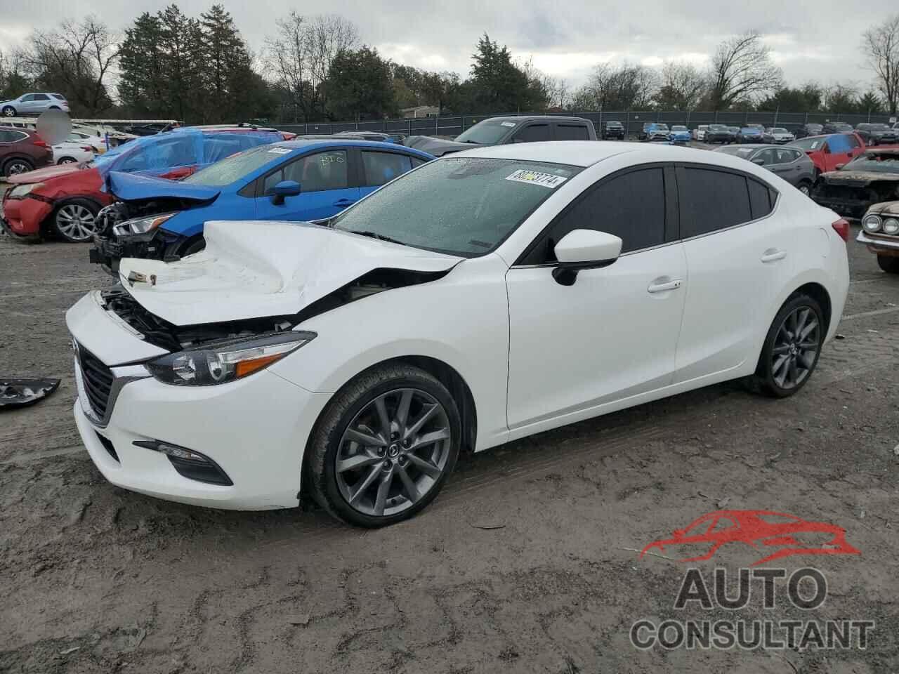 MAZDA 3 2018 - 3MZBN1V31JM216809