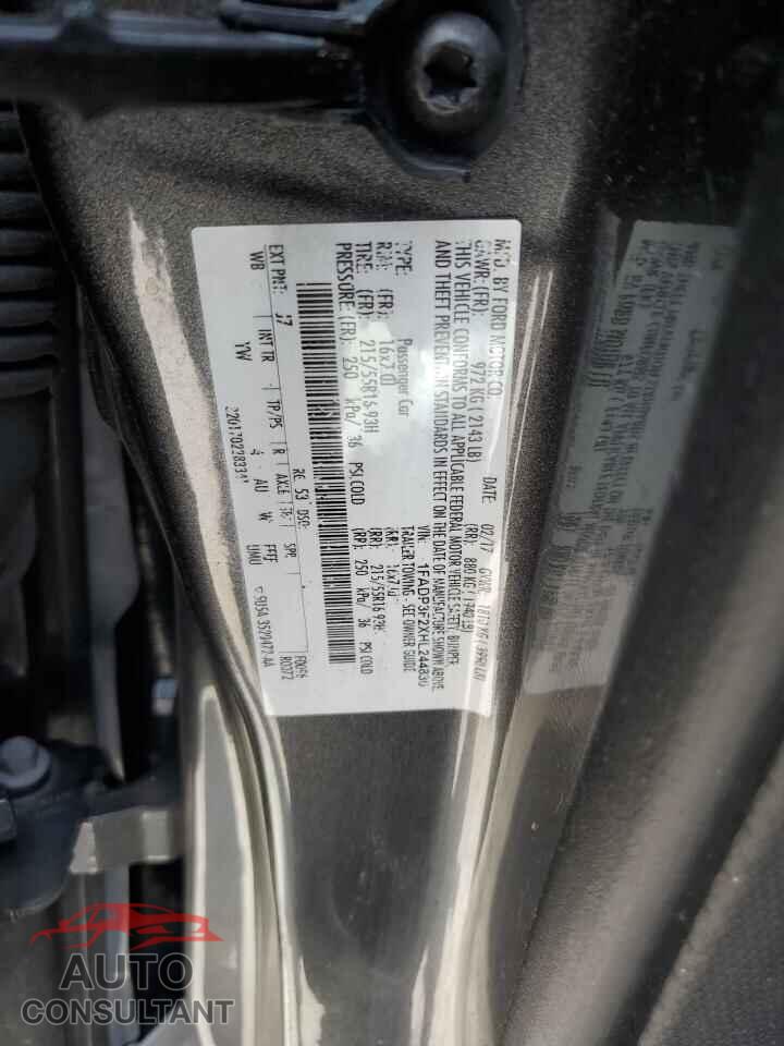 FORD FOCUS 2017 - 1FADP3F2XHL244830