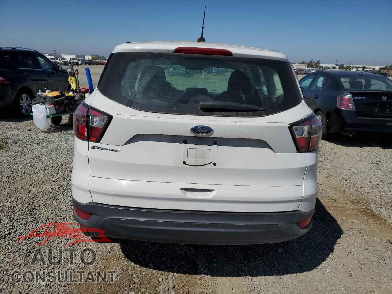 FORD ESCAPE 2017 - 1FMCU0F79HUE09166