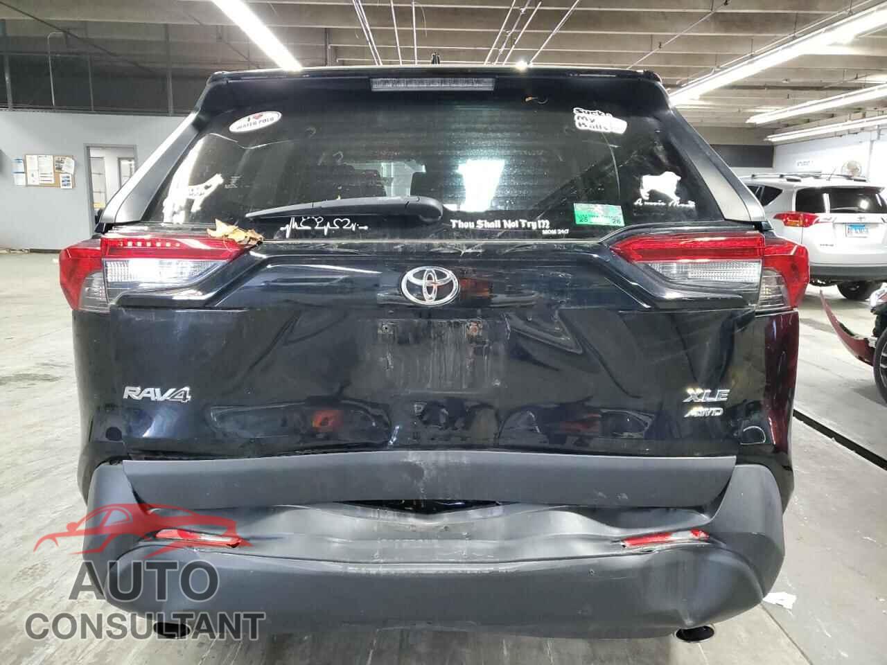 TOYOTA RAV4 2019 - JTMP1RFV4KD013879