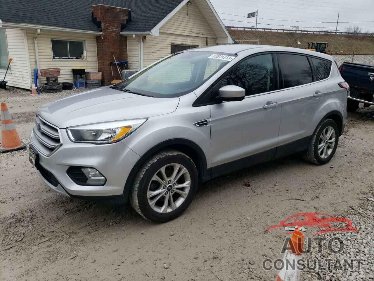 FORD ESCAPE 2017 - 1FMCU0GD1HUB82401