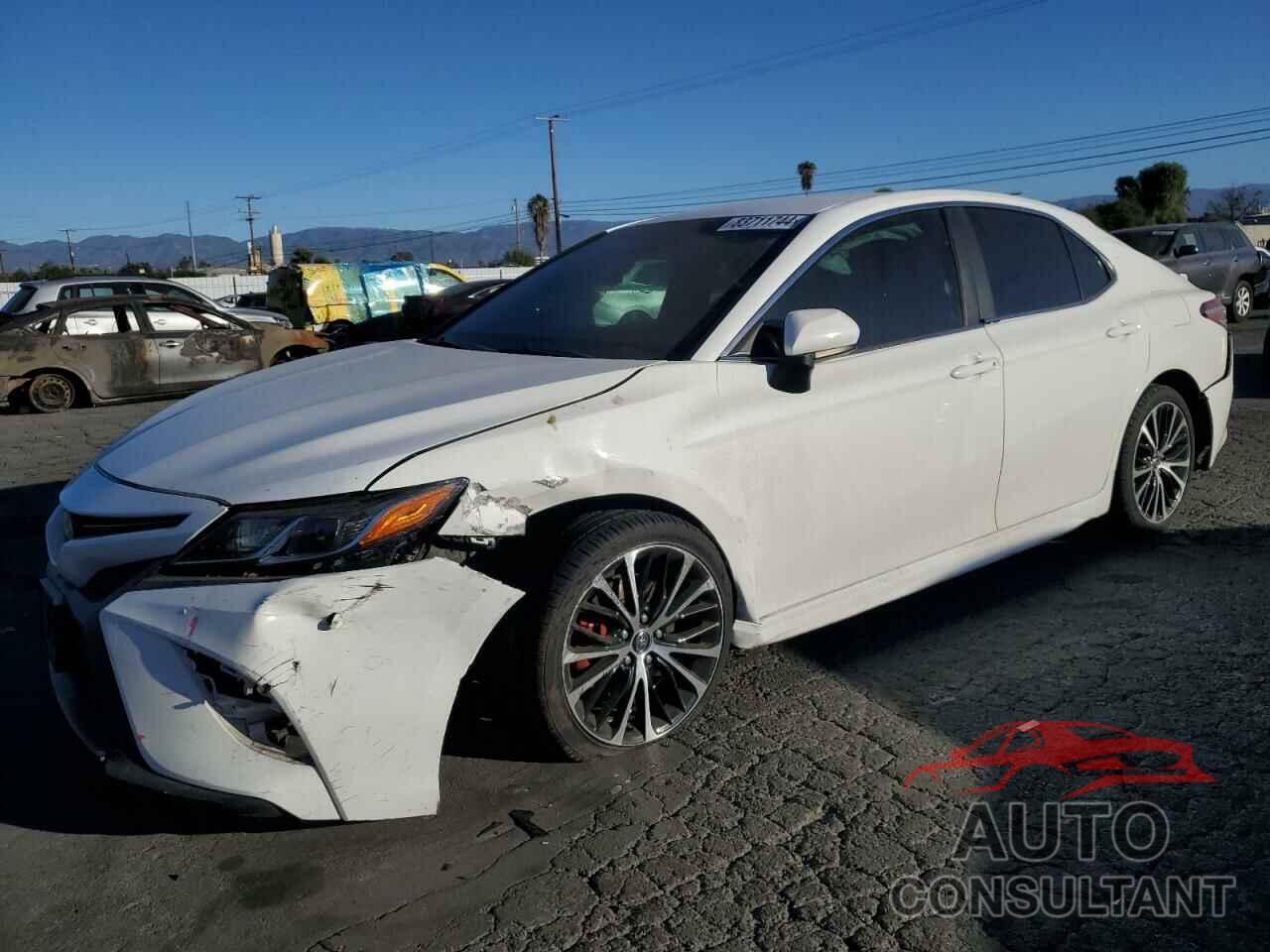 TOYOTA CAMRY 2018 - 4T1B11HK5JU128161