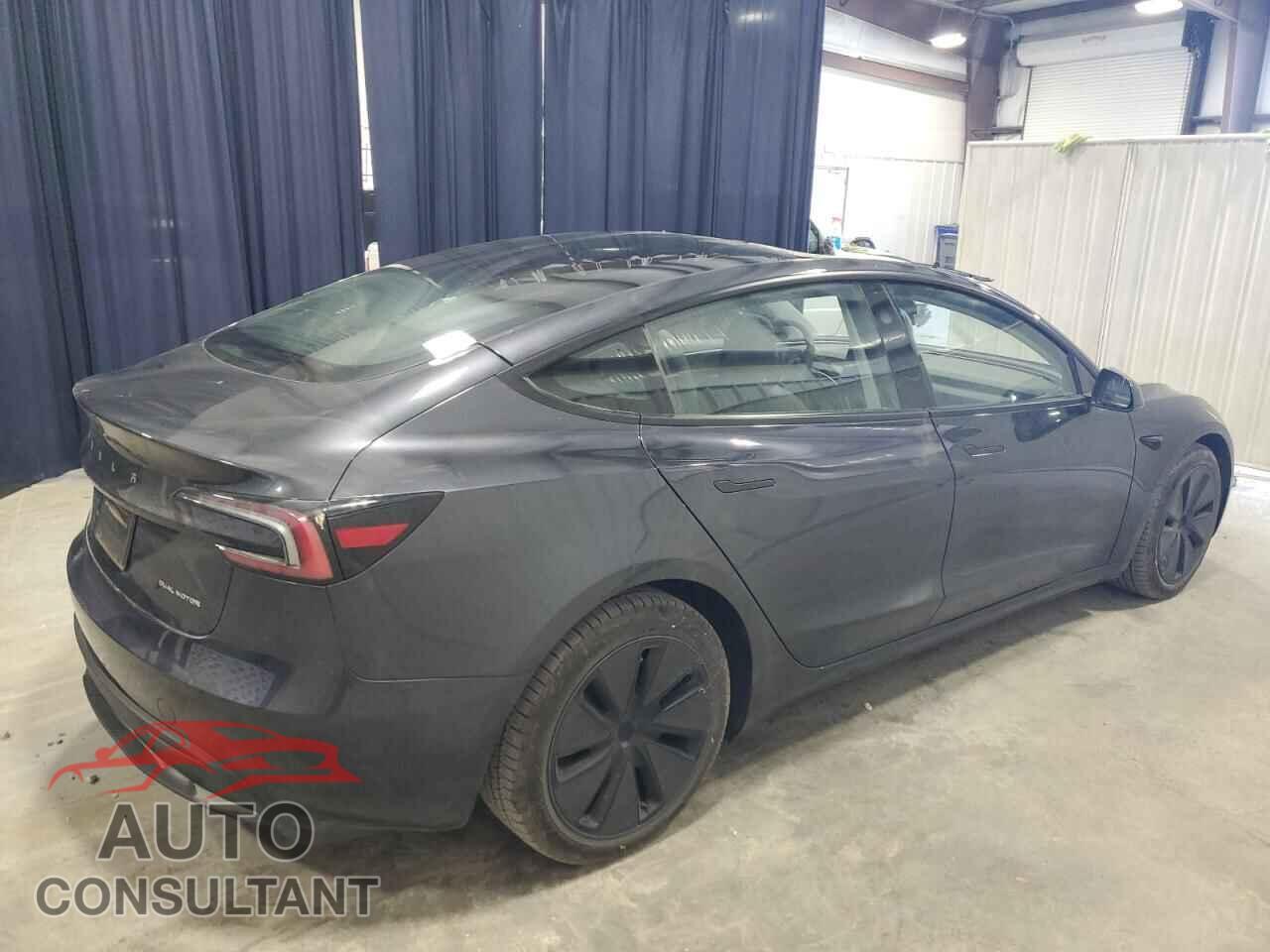 TESLA MODEL 3 2024 - 5YJ3E1EB4RF743564