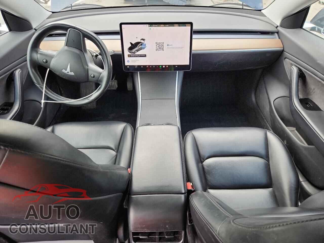 TESLA MODEL 3 2018 - 5YJ3E1EB9JF090752