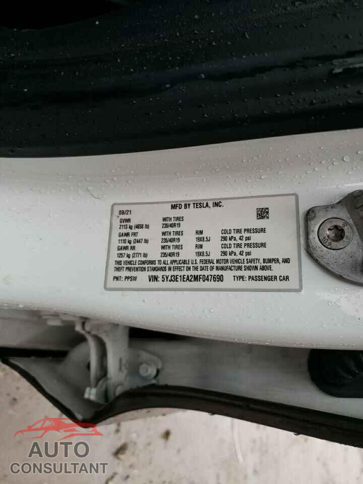 TESLA MODEL 3 2021 - 5YJ3E1EA2MF047690