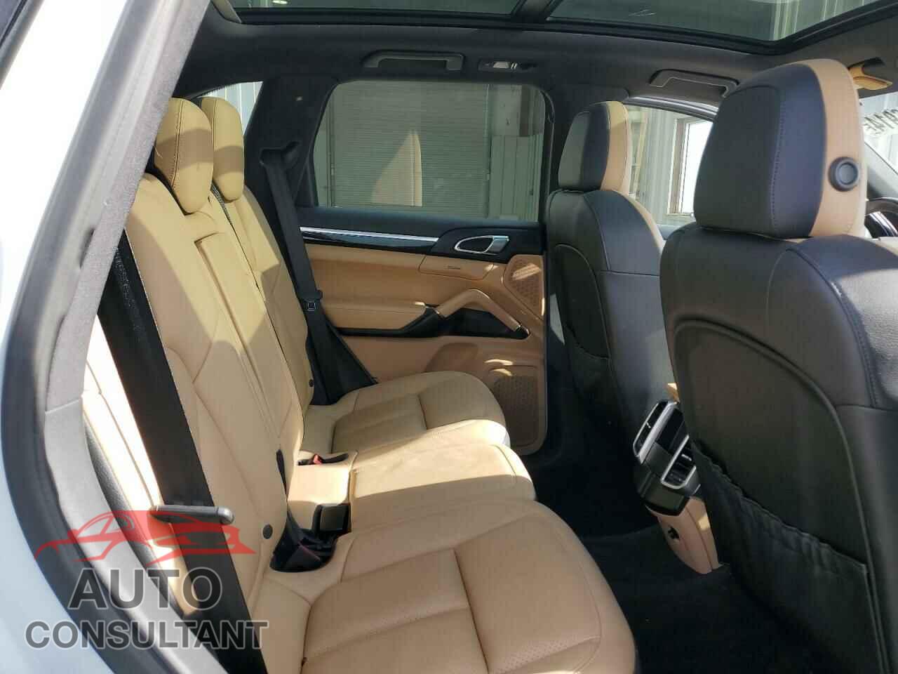 PORSCHE CAYENNE 2016 - WP1AA2A28GLA09453
