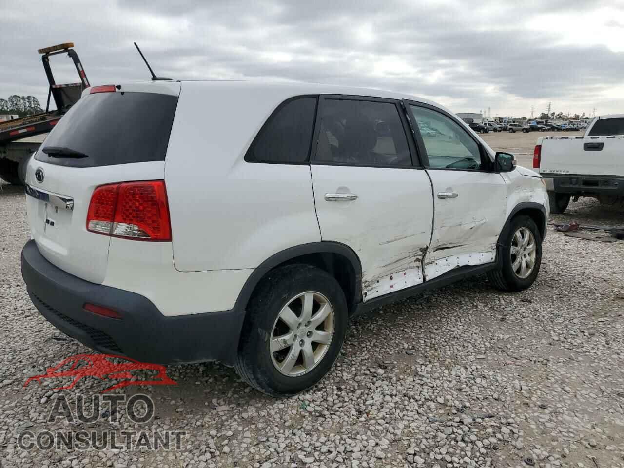 KIA SORENTO 2011 - 5XYKT3A15BG104151