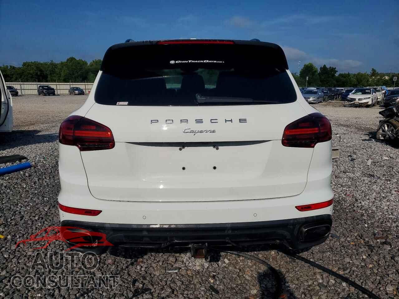 PORSCHE CAYENNE 2015 - WP1AF2A28FLA37480