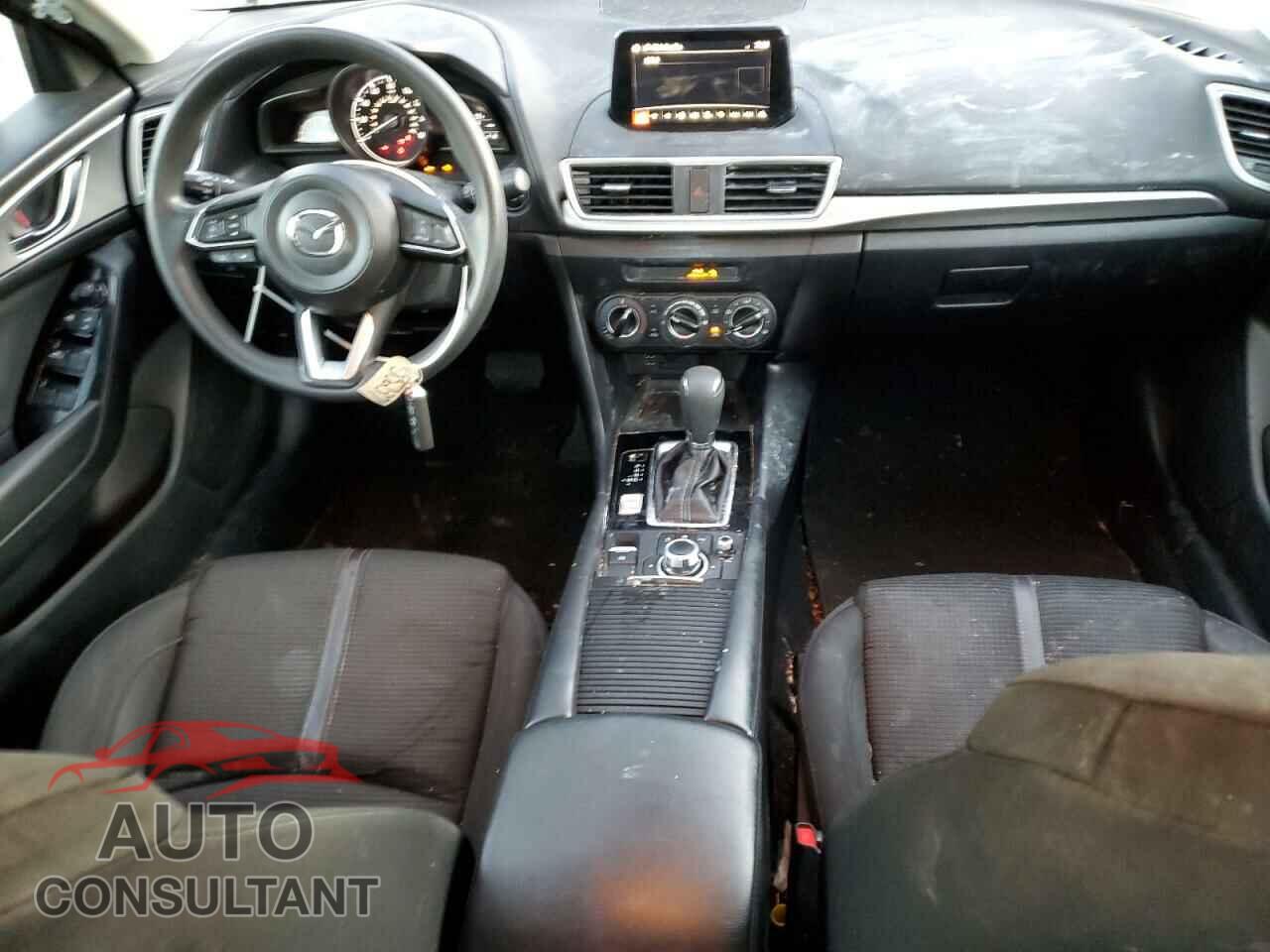 MAZDA 3 2018 - 3MZBN1U70JM215655