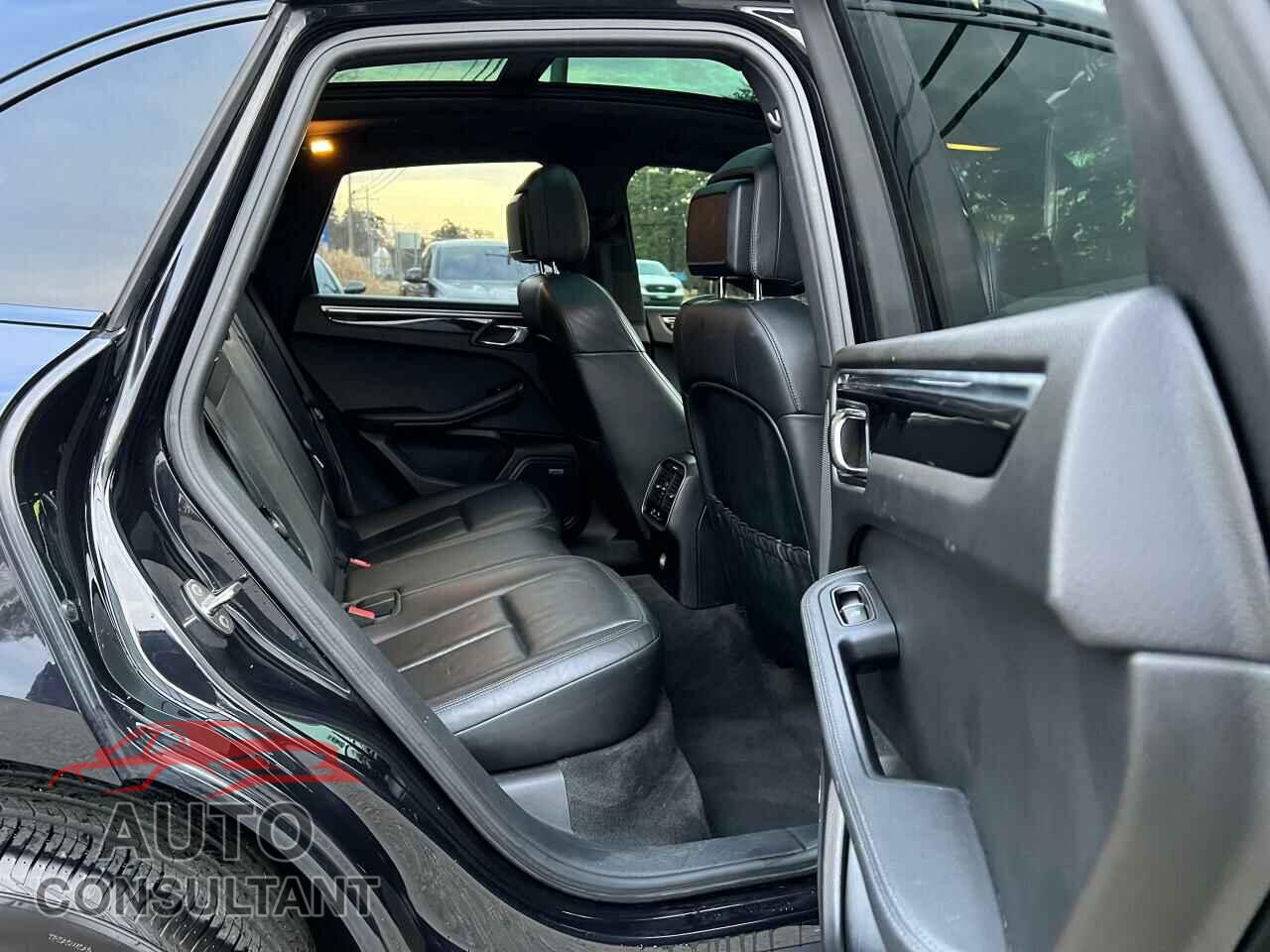 PORSCHE MACAN 2016 - WP1AB2A58GLB47372