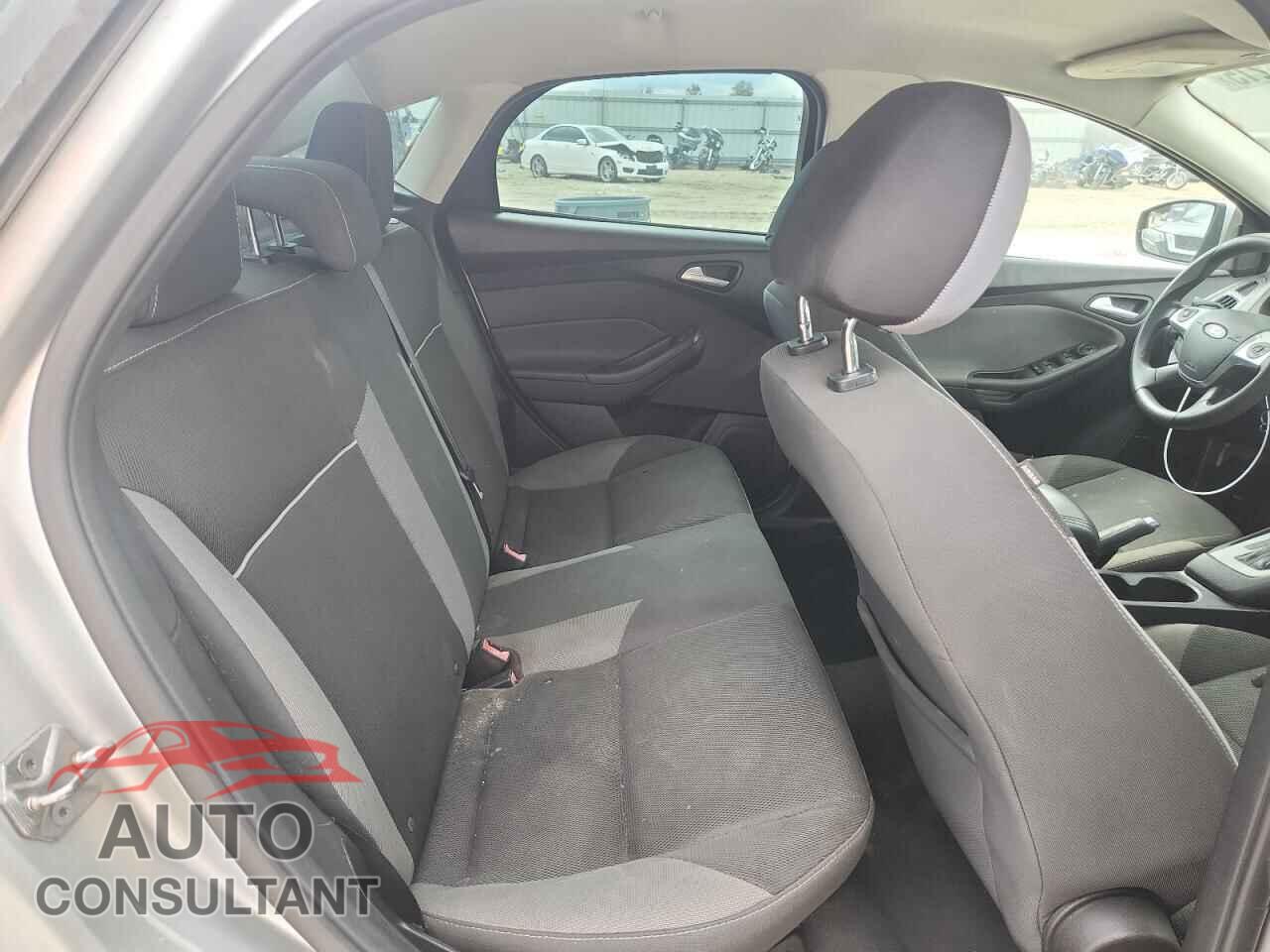 FORD FOCUS 2014 - 1FADP3F23EL404378