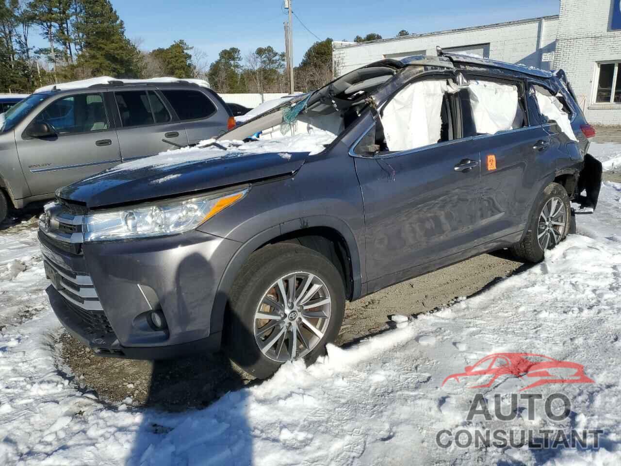 TOYOTA HIGHLANDER 2018 - 5TDKZRFH2JS546250