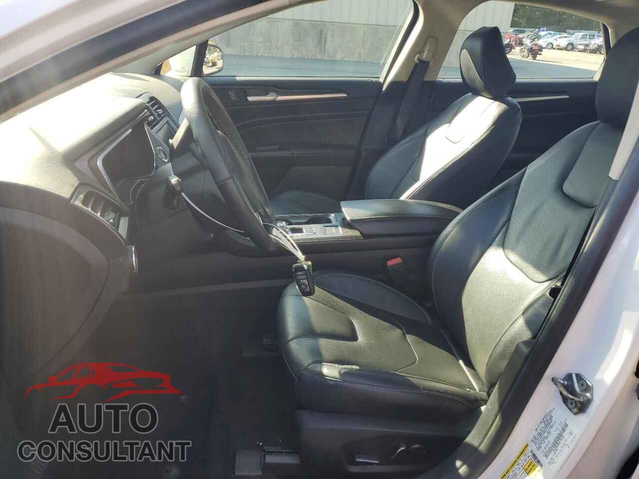 FORD FUSION 2020 - 3FA6P0SU8LR158750
