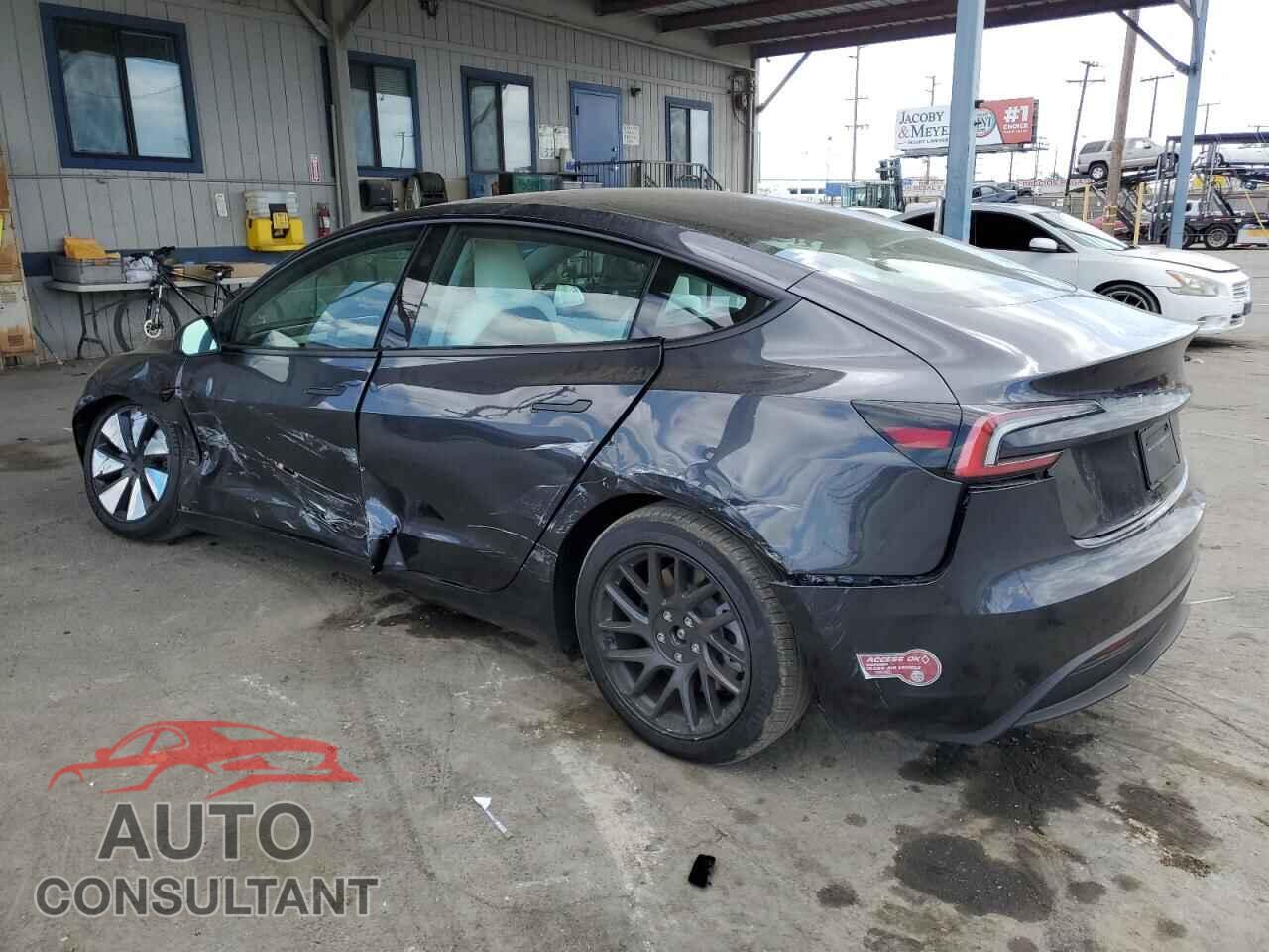 TESLA MODEL 3 2024 - 5YJ3E1EB3RF834776