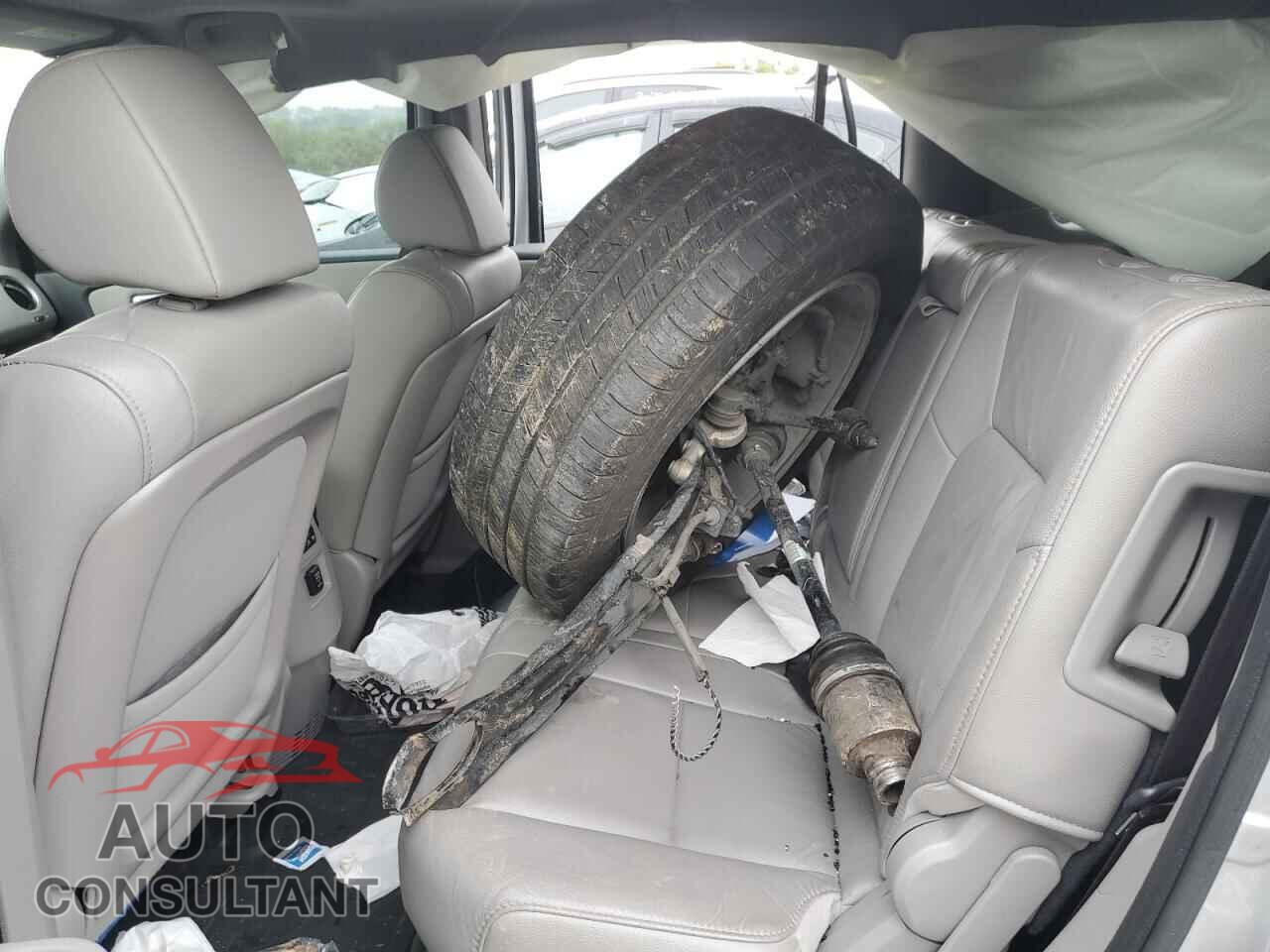 HONDA PILOT 2015 - 5FNYF4H76FB019639