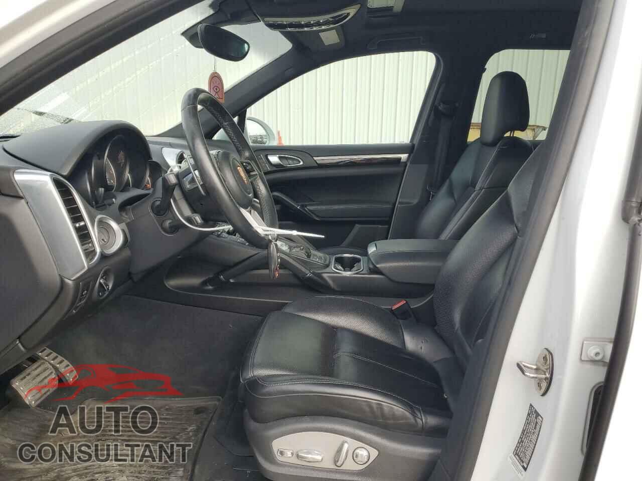 PORSCHE CAYENNE 2015 - WP1AB2A23FLA56174