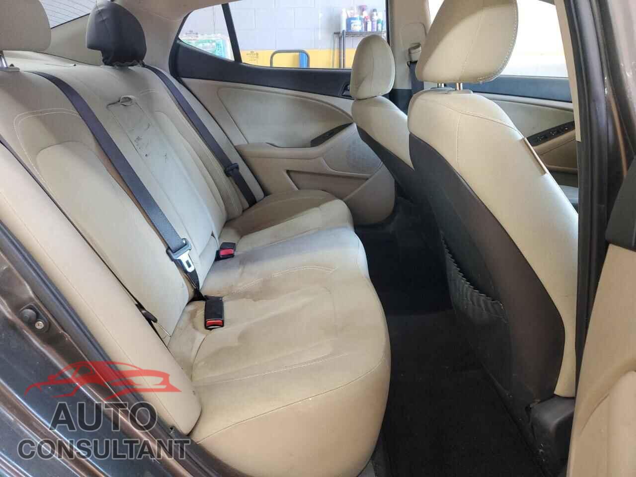 KIA OPTIMA 2011 - KNAGM4A75B5177541