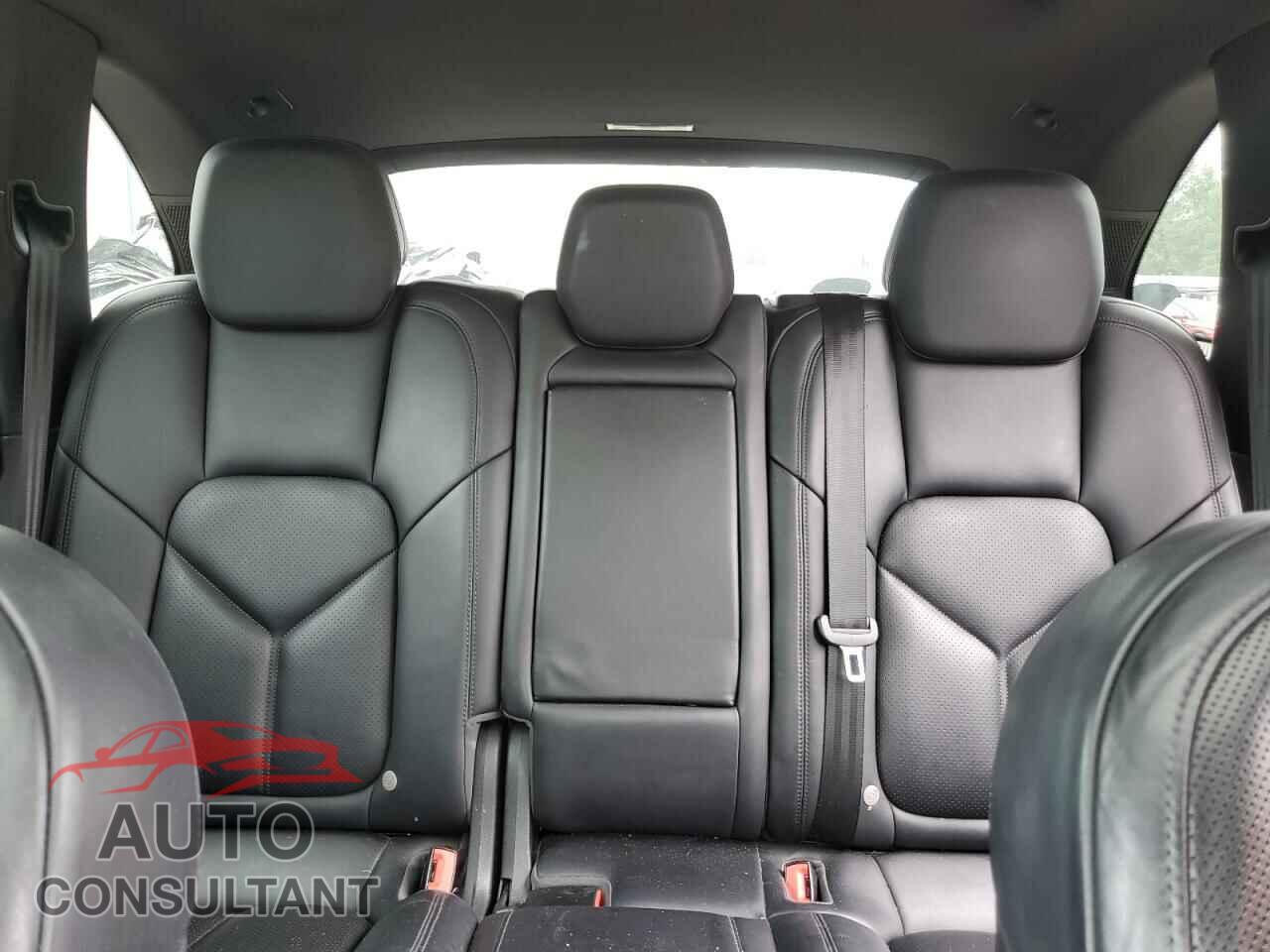 PORSCHE CAYENNE 2016 - WP1AA2A21GKA15505