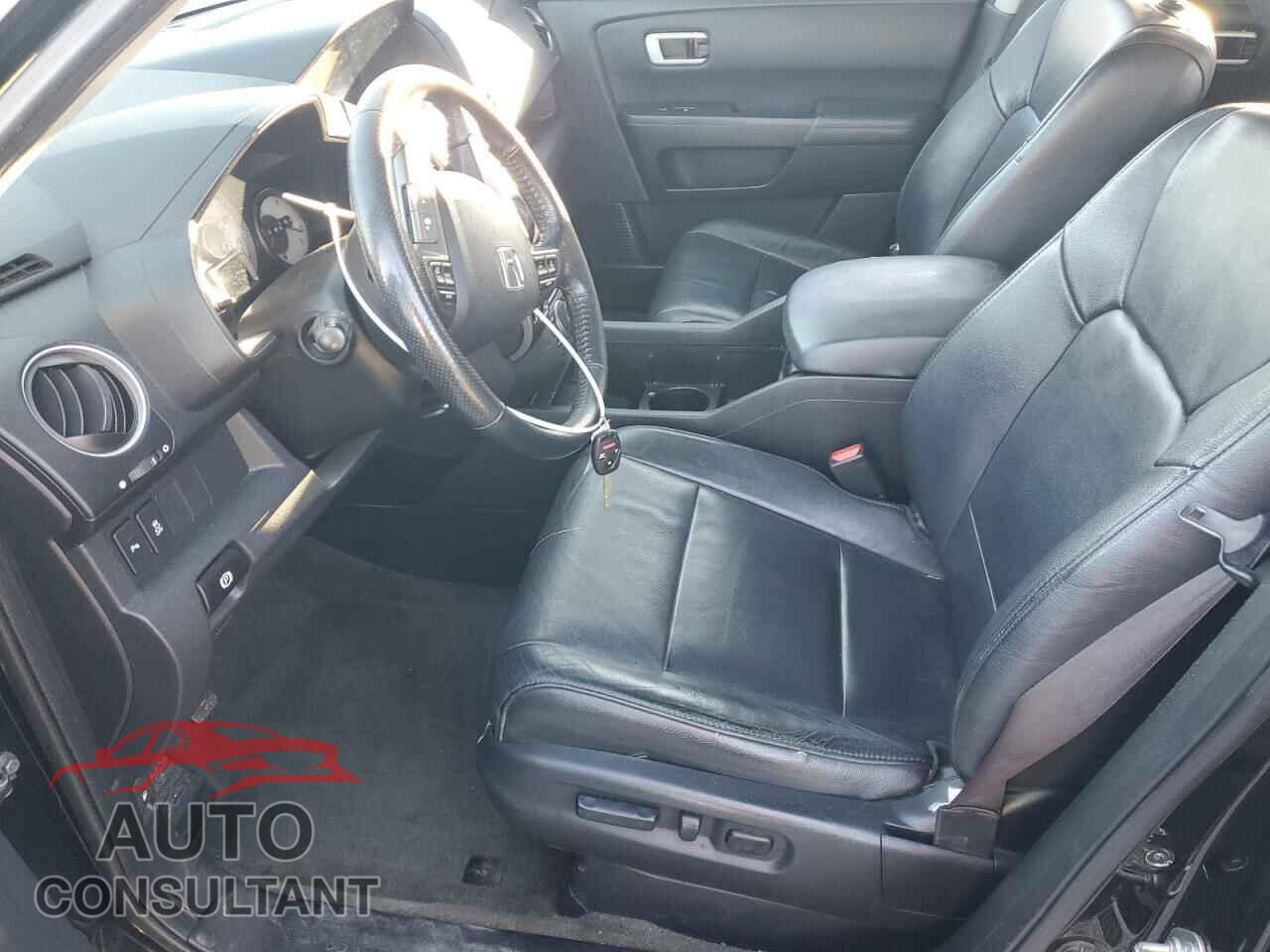 HONDA PILOT 2015 - 5FNYF3H94FB011132