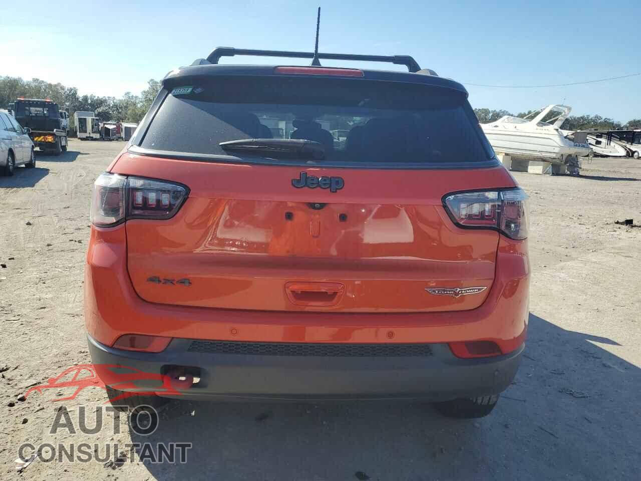 JEEP COMPASS 2018 - 3C4NJDDB4JT192324